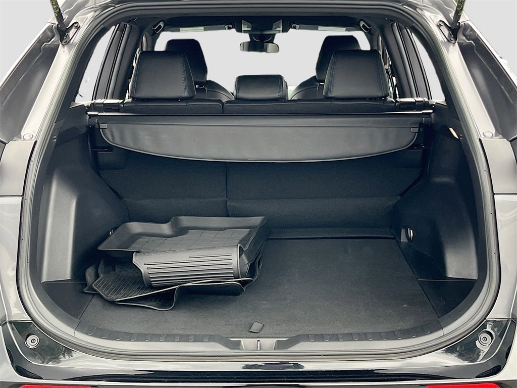 Used 2022 Toyota RAV4 SE image 23