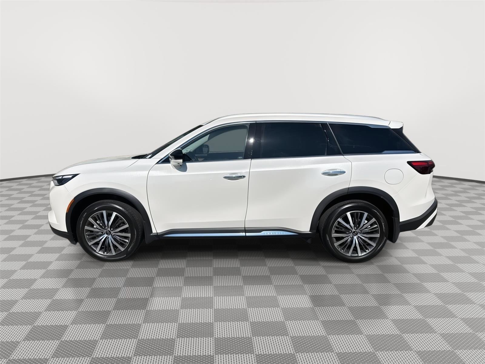 Certified 2025 INFINITI QX60 Sensory image 9