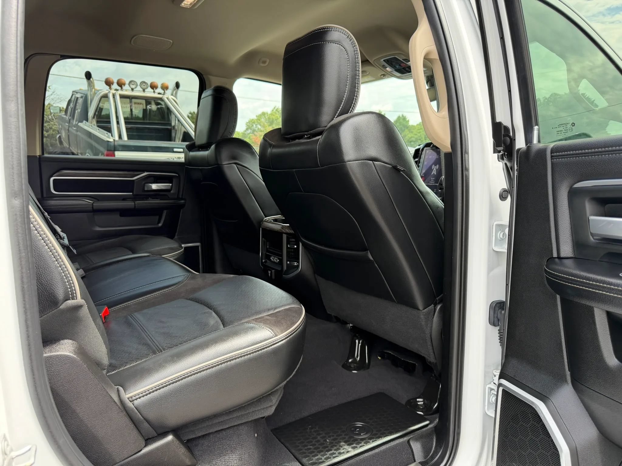 Used 2020 RAM 2500 Laramie AWD/4WD image 38