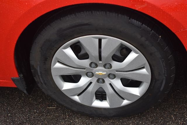Used 2014 Chevrolet Cruze LS image 11