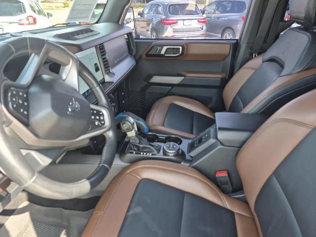 Used 2022 Ford Bronco Outer Banks w/ Sasquatch Package AWD/4WD image 16
