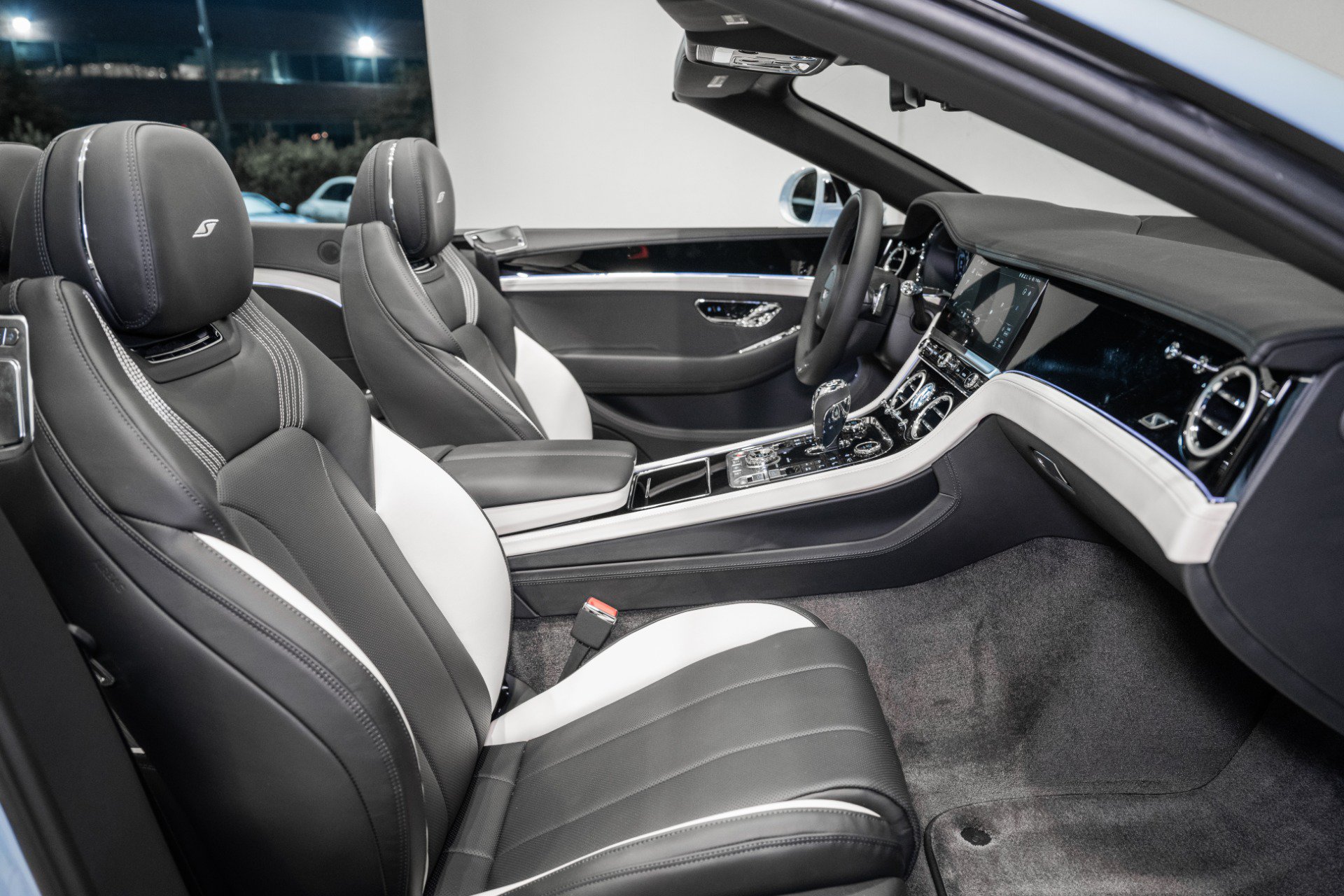 New 2026 Bentley Continental GTC AWD/4WD image 2