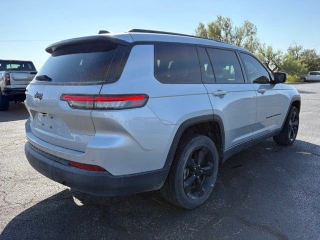 Used 2024 Jeep Grand Cherokee L Altitude AWD/4WD image 5