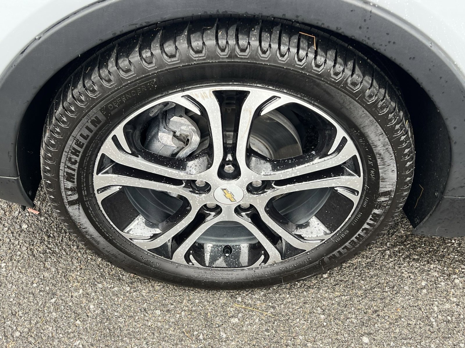 Used 2019 Chevrolet Bolt Premier w/ Infotainment Package image 12