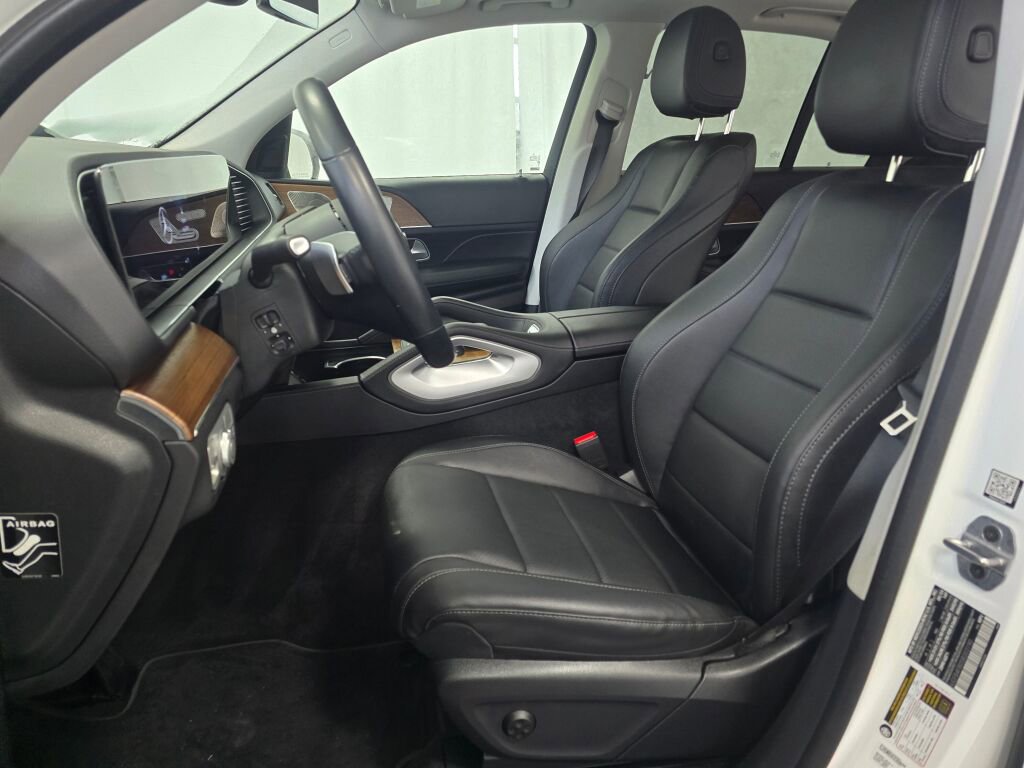 Used 2025 Mercedes-Benz GLE 350 4MATIC w/ Driver Assistance Package image 13