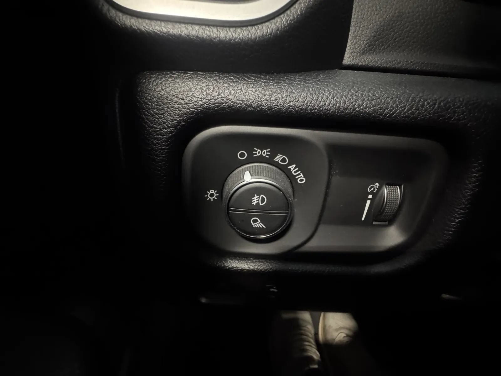 Used 2022 RAM 1500 Big Horn AWD/4WD image 36