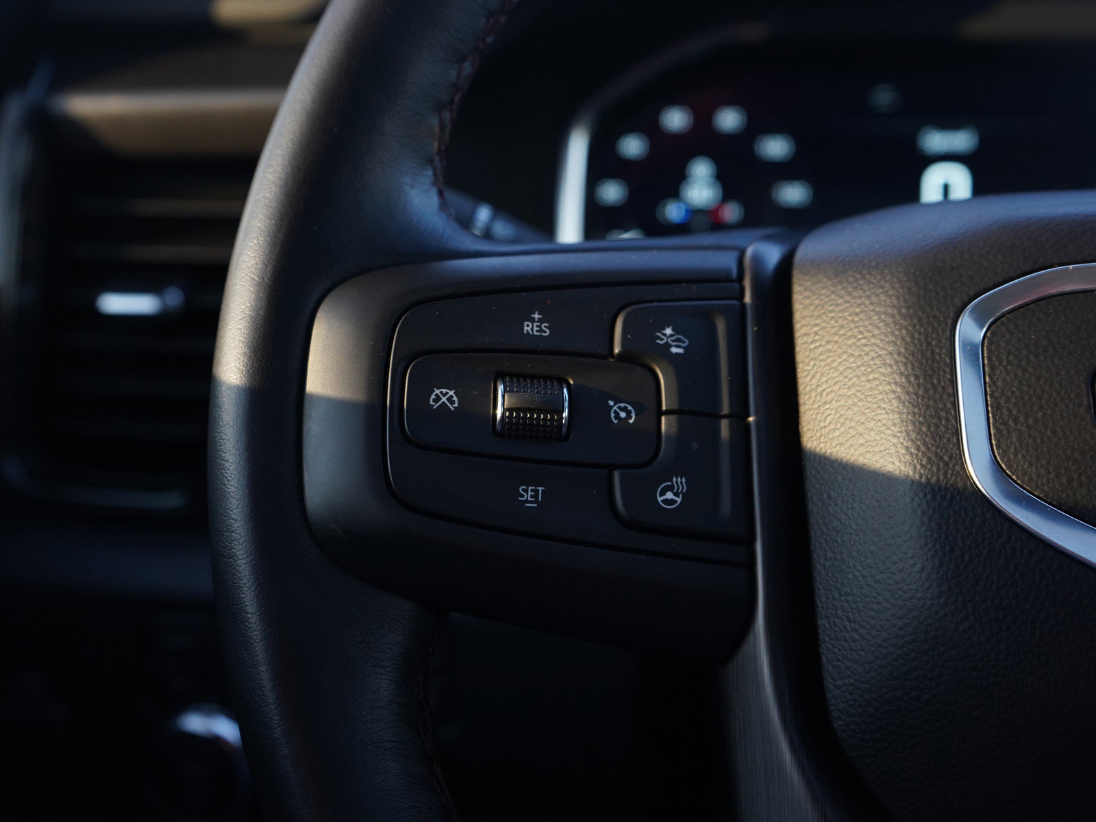 Used 2025 GMC Sierra 2500 AT4X image 28