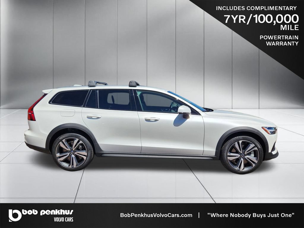 New 2026 Volvo V60 B5 Cross Country Plus w/ Climate Package AWD/4WD image 24