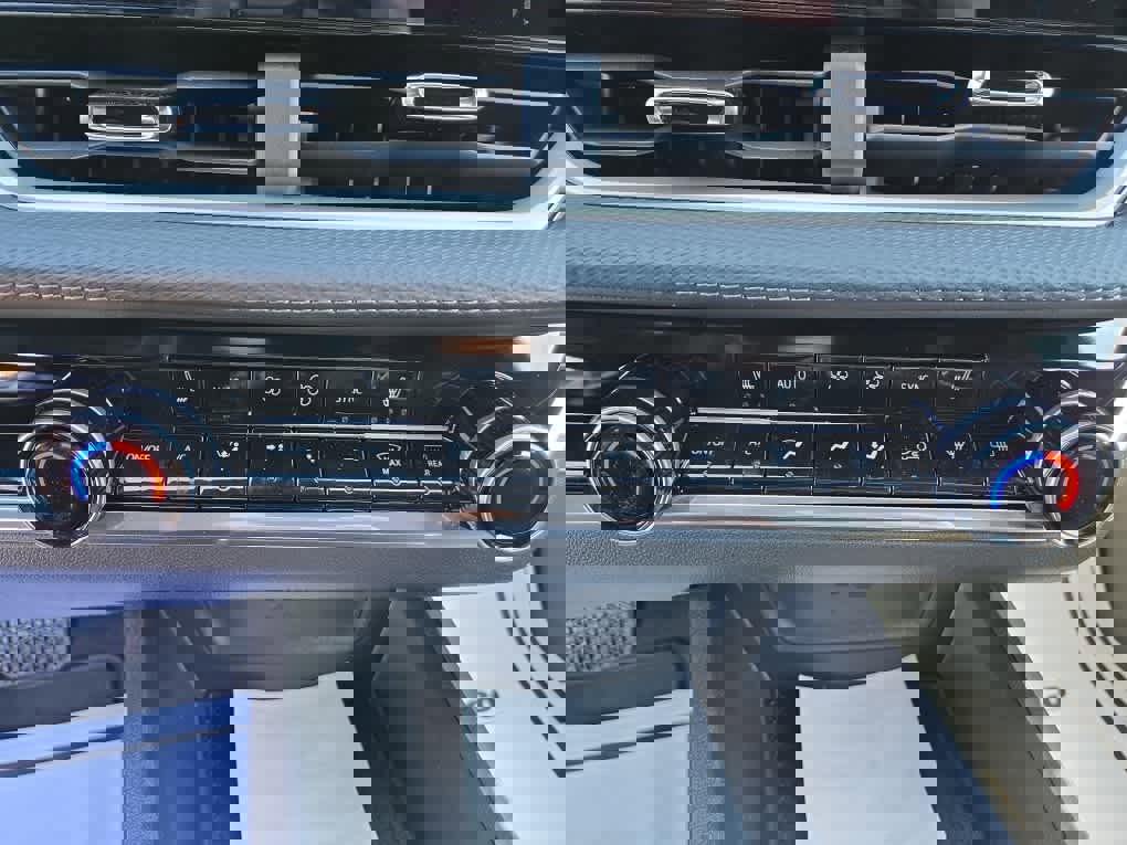 New 2026 Chevrolet Equinox LT w/ Convenience Package II image 22