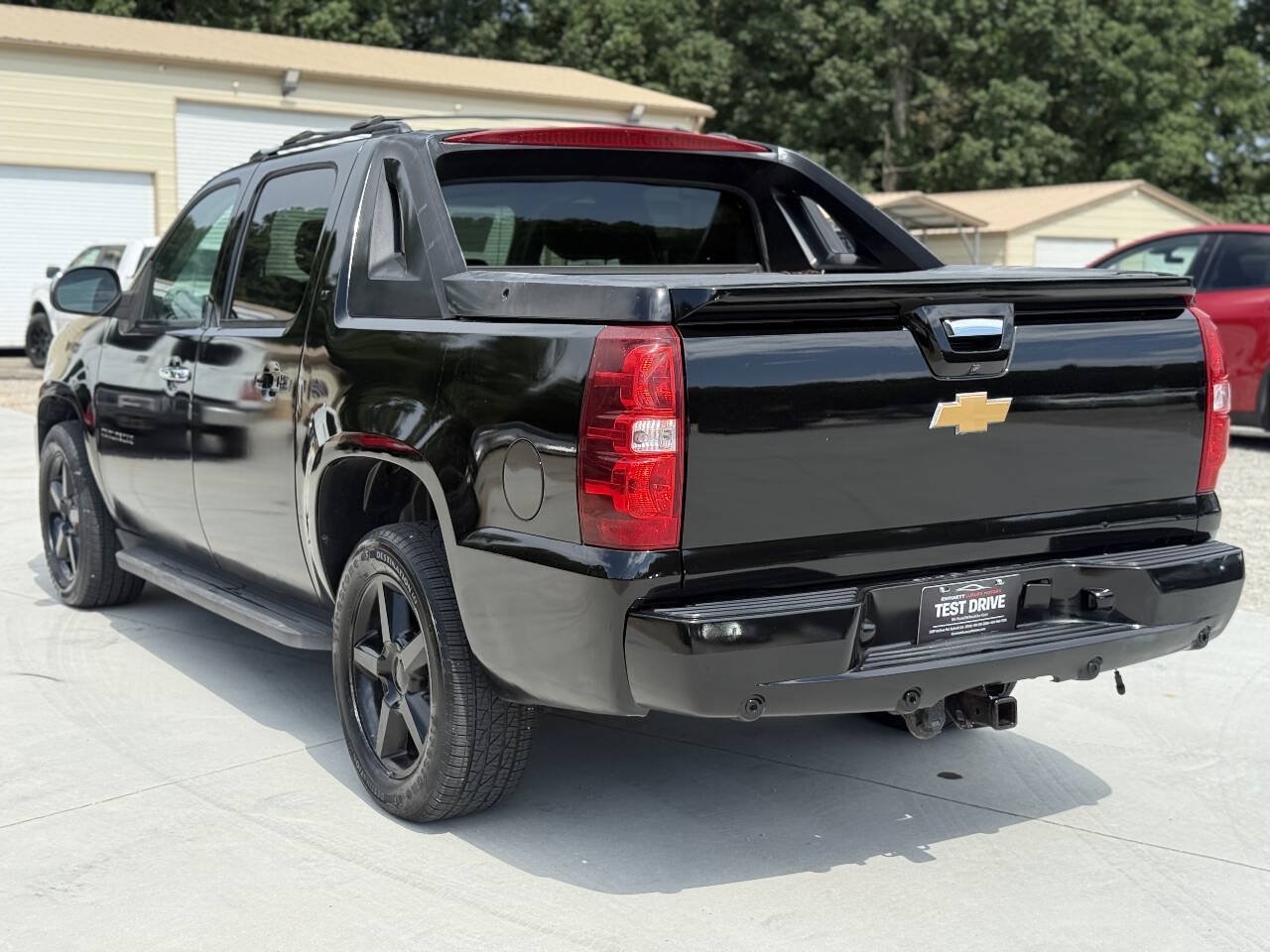 Used 2012 Chevrolet Avalanche LT w/ All-Star Edition RWD image 5