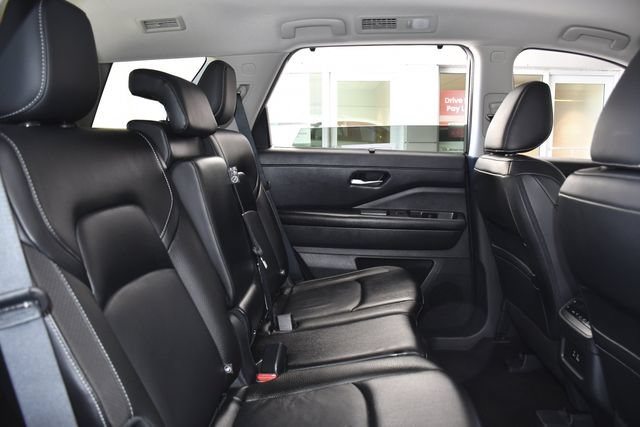 Used 2024 Nissan Pathfinder SL AWD/4WD image 26
