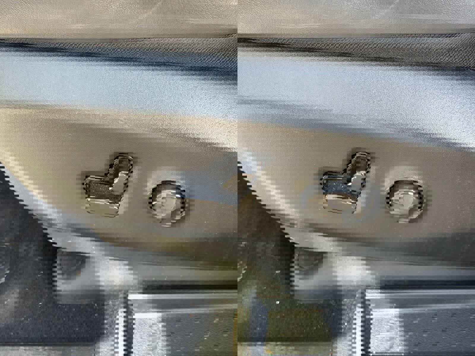 Used 2025 Chrysler Pacifica Limited image 10