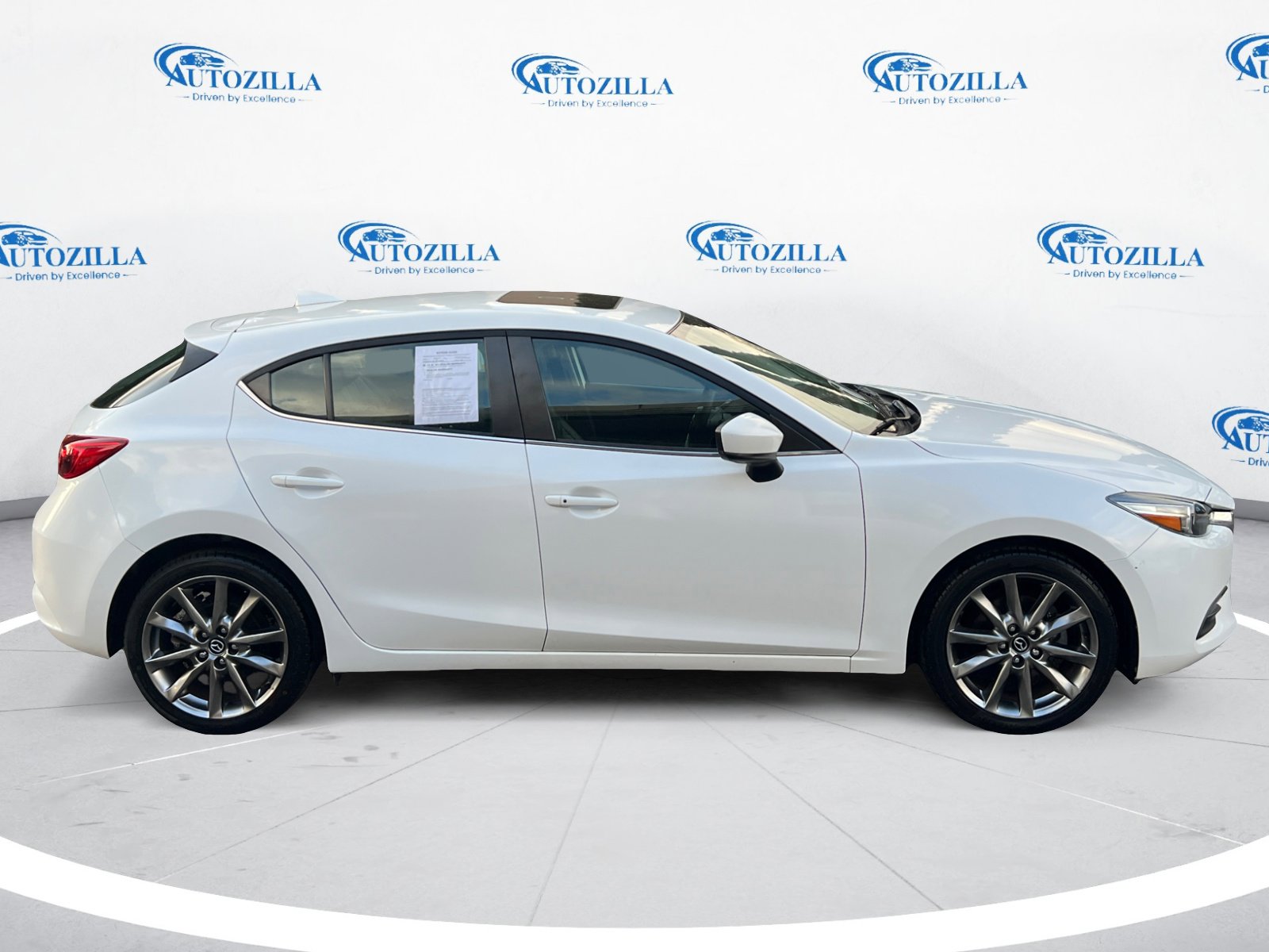Used 2018 MAZDA MAZDA3 Touring image 6