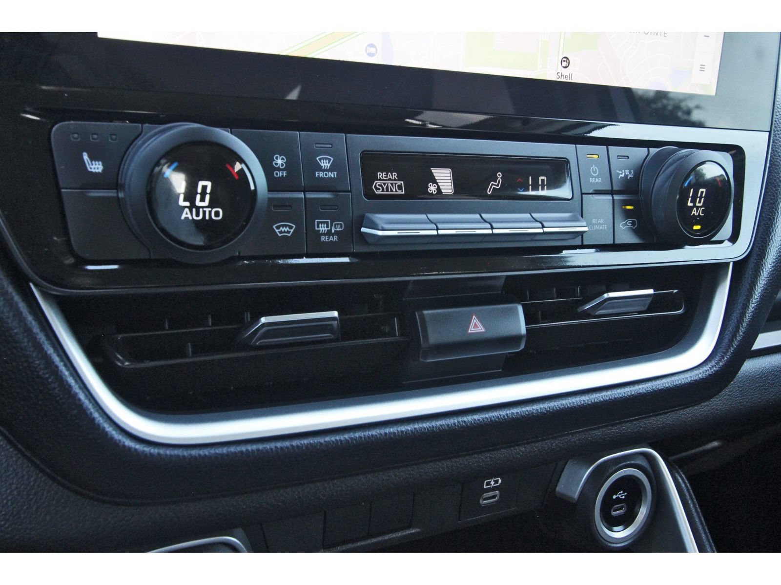 Used 2024 Toyota Grand Highlander AWD image 27