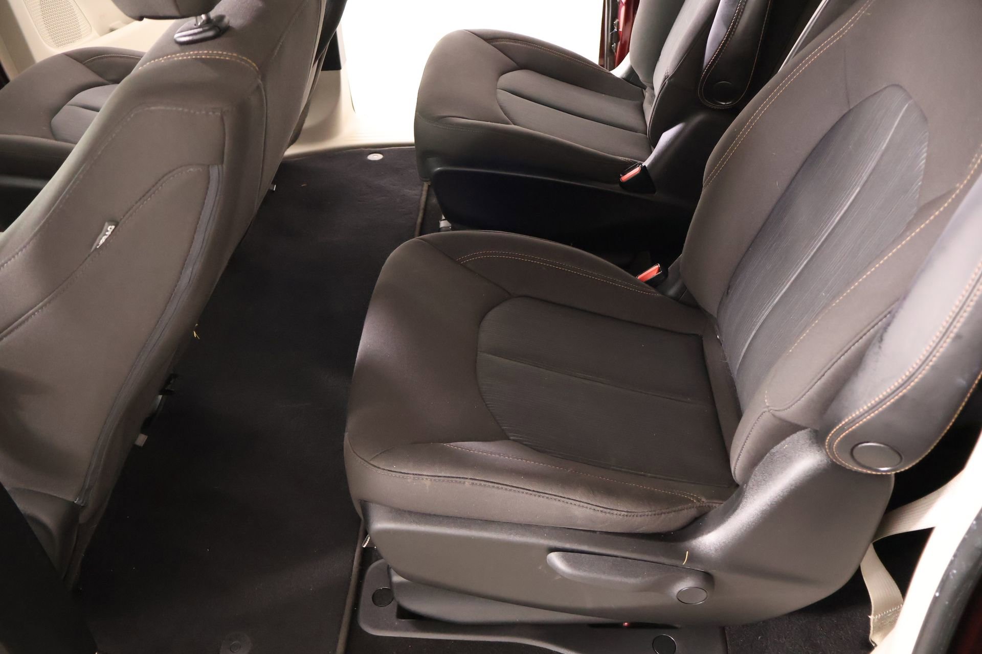 Used 2020 Chrysler Pacifica Touring image 12