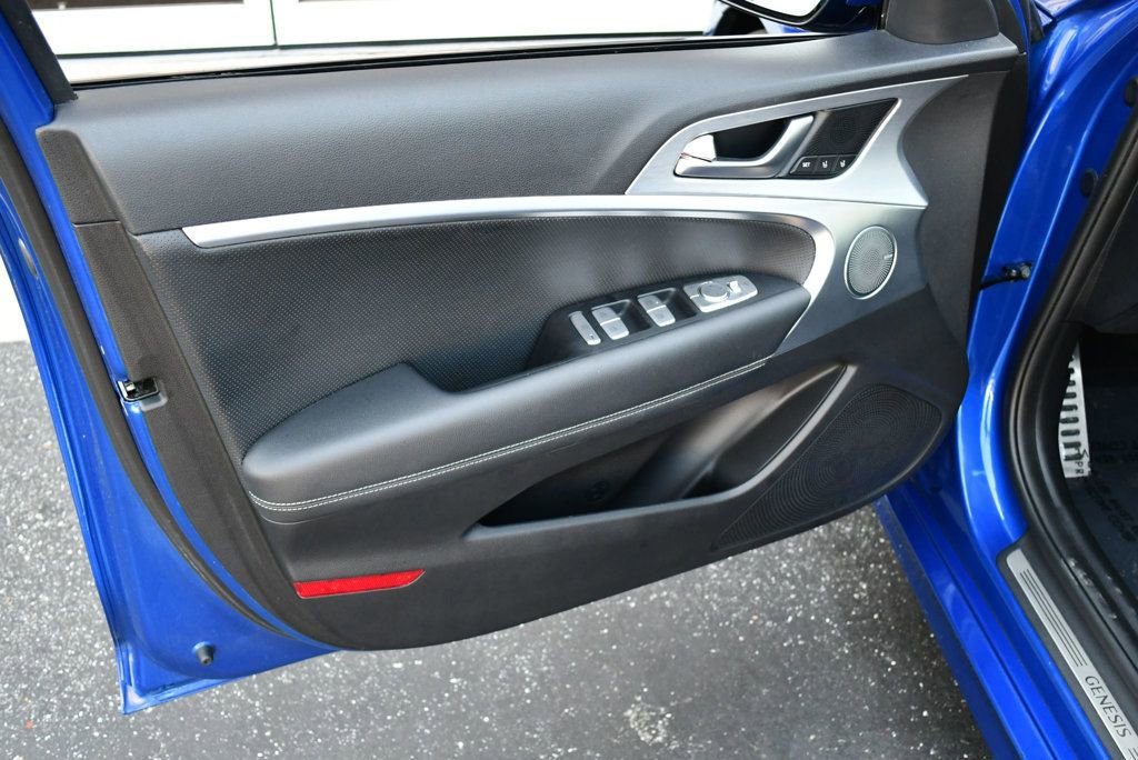 Used 2021 Genesis G70 3.3T image 11