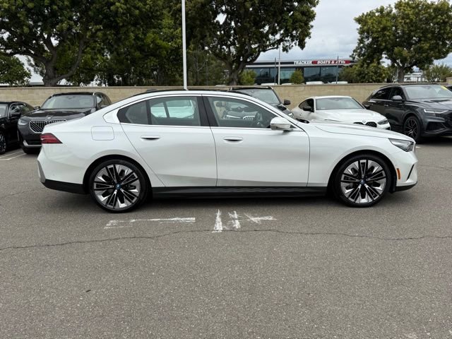 Used 2025 BMW i5 xDrive40 w/ Premium Package image 7