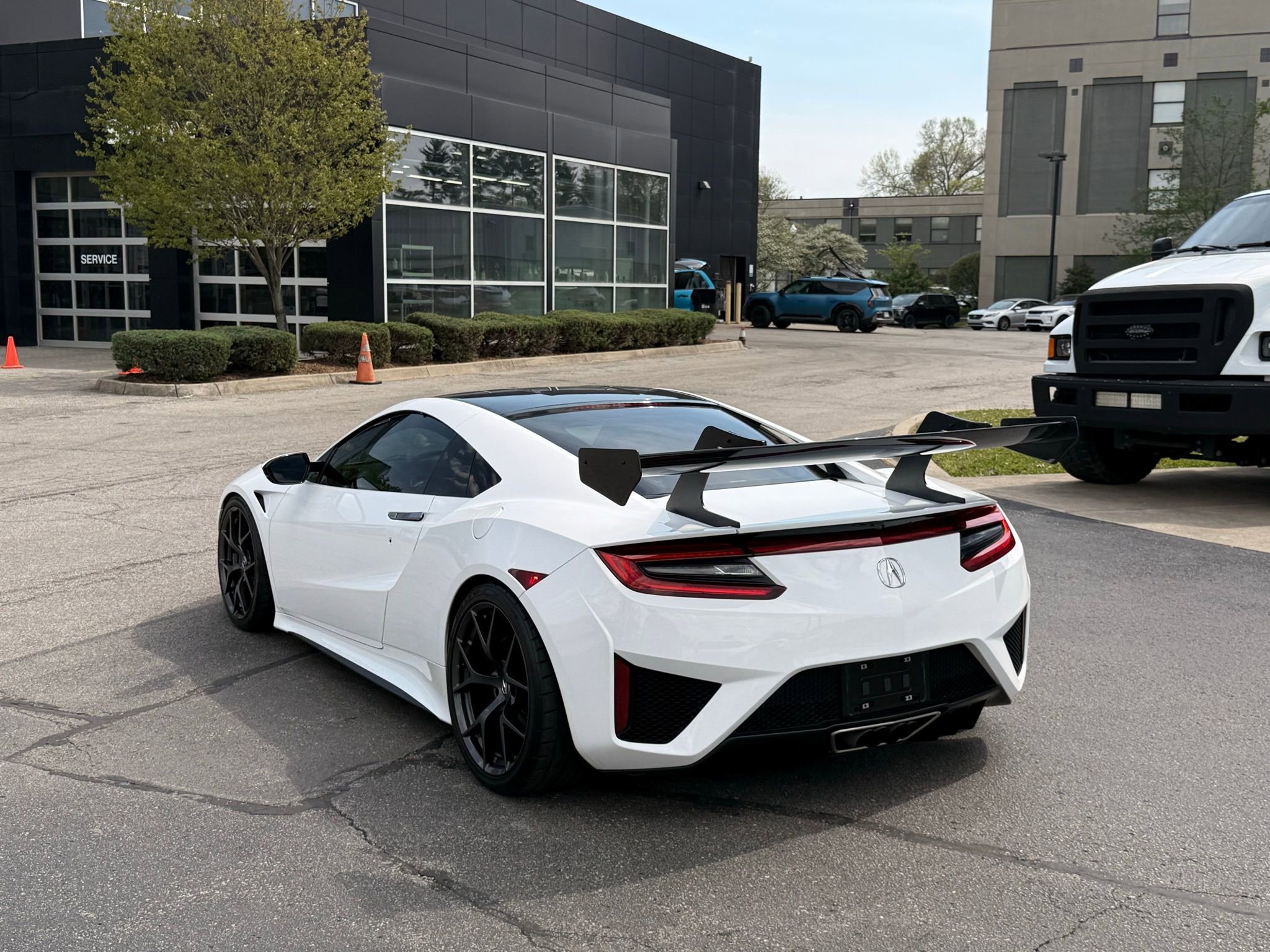 Used 2017 Acura NSX image 23