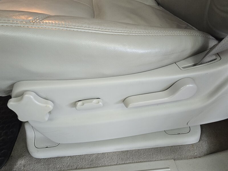 Used 2010 Chevrolet Tahoe LT AWD/4WD image 23