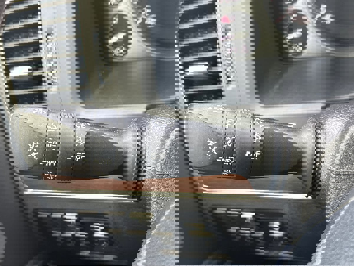 Used 2018 Toyota Land Cruiser image 17