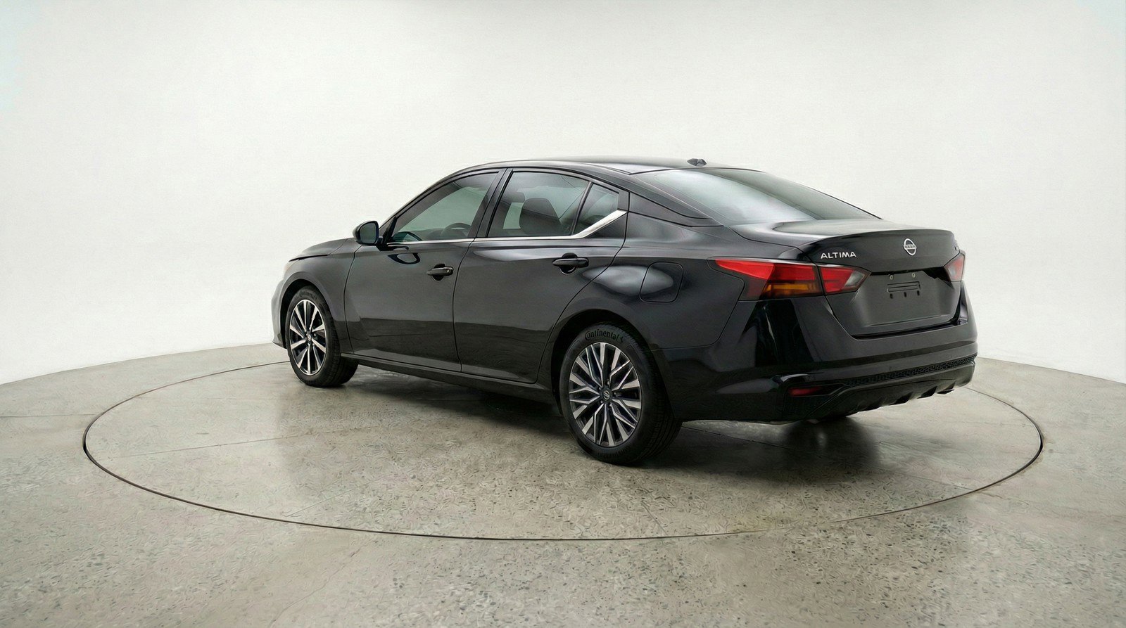 Used 2025 Nissan Altima 2.5 SV image 6
