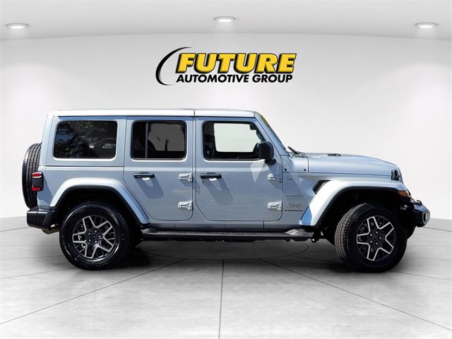 Used 2024 Jeep Wrangler Sahara image 4