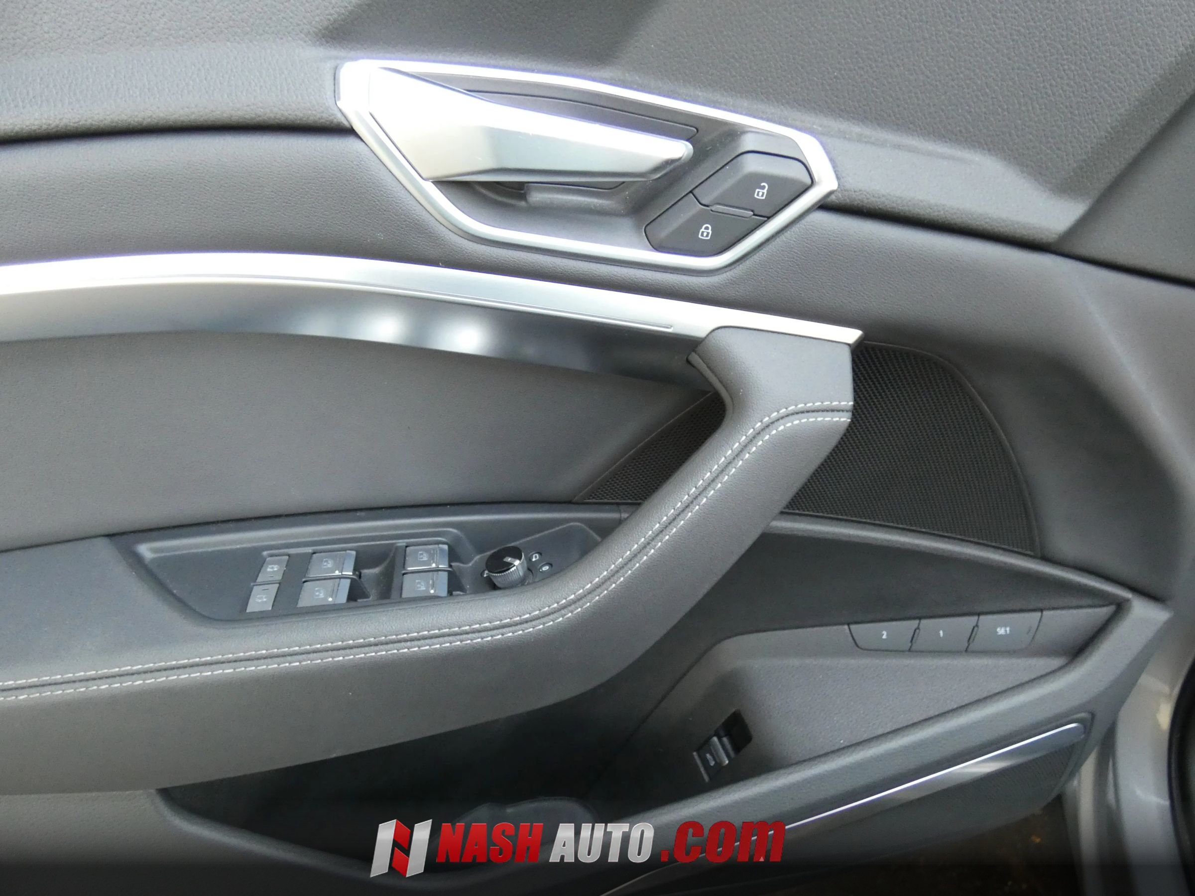 Used 2021 Audi e-tron Premium Plus AWD/4WD image 52
