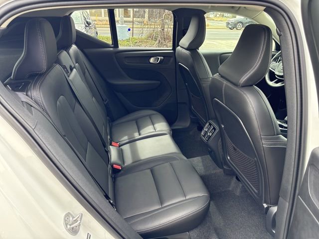 Used 2025 Volvo XC40 B5 Core image 14