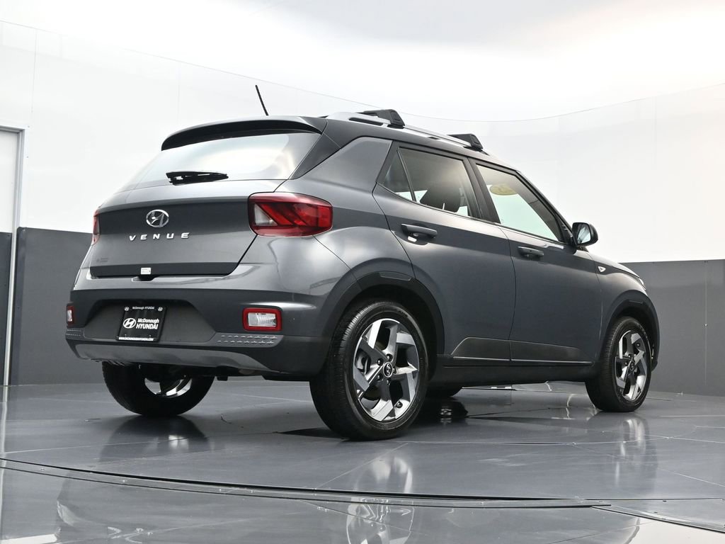 Used 2025 Hyundai Venue Limited image 23