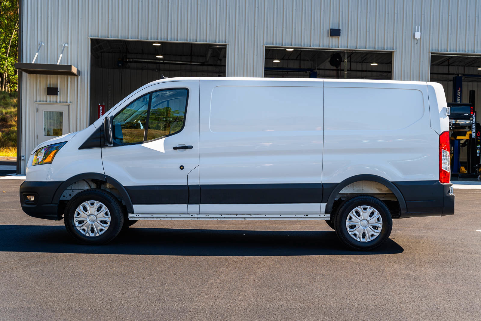 Used 2025 Ford Transit 250 Low Roof w/ Exterior Upgrade Package RWD image 5