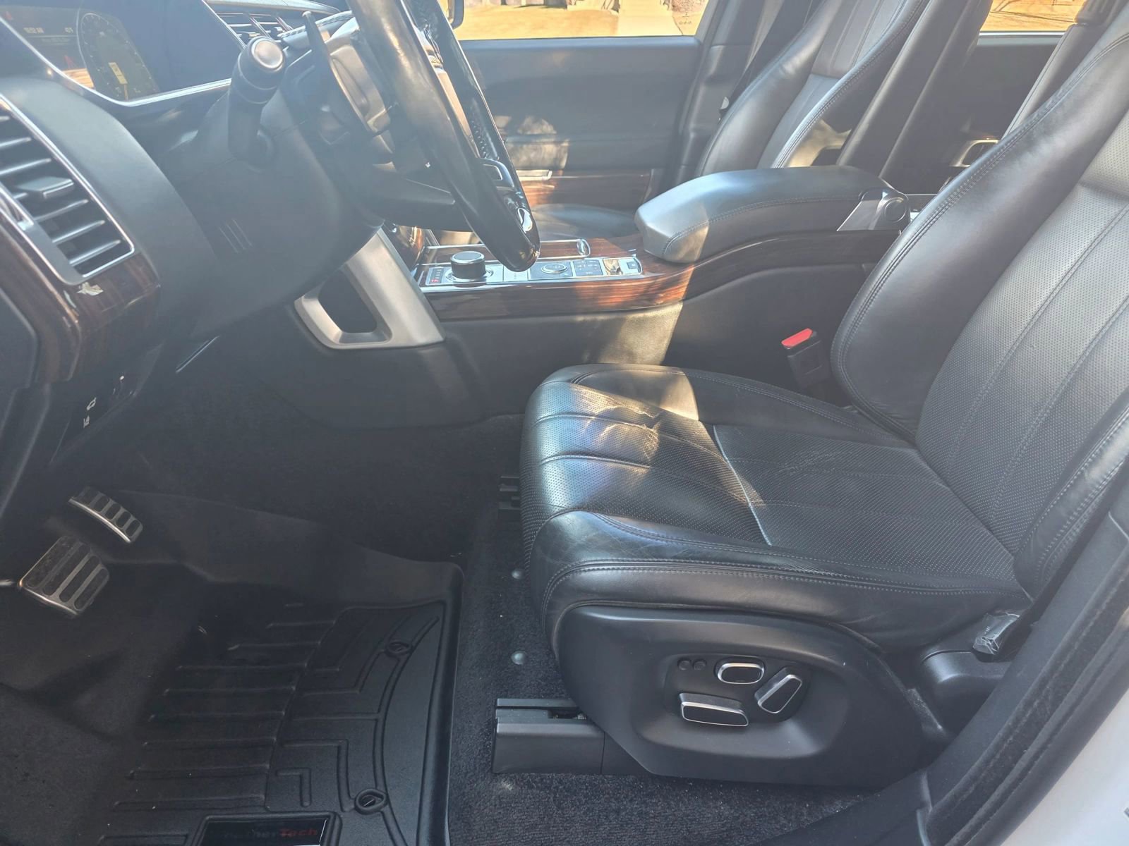 Used 2015 Land Rover Range Rover Long Wheelbase Supercharged image 31