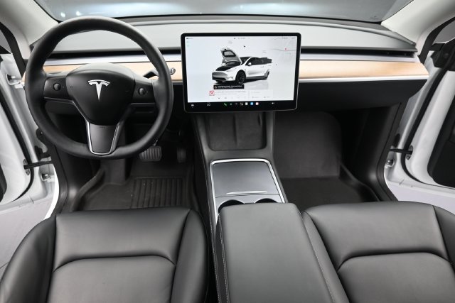 Used 2023 Tesla Model Y Long Range AWD/4WD image 19