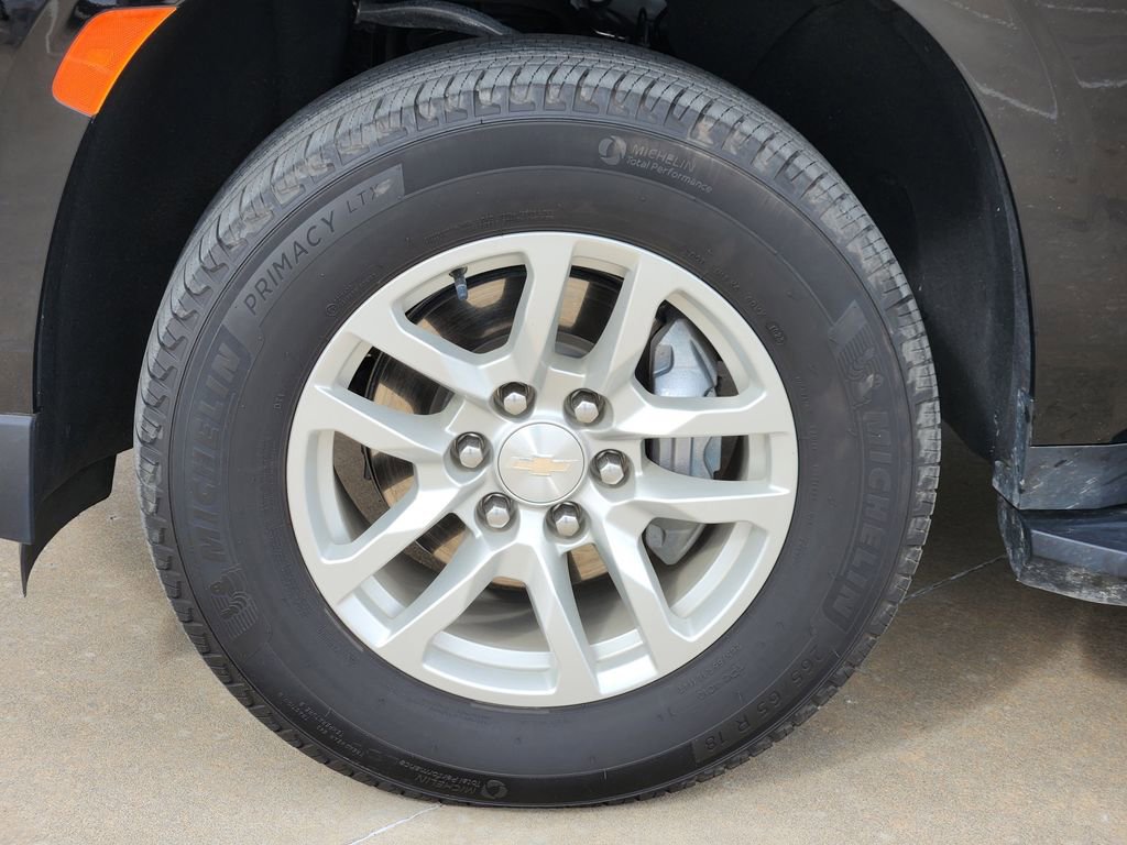 Used 2023 Chevrolet Tahoe LT w/ Luxury Package AWD/4WD image 15