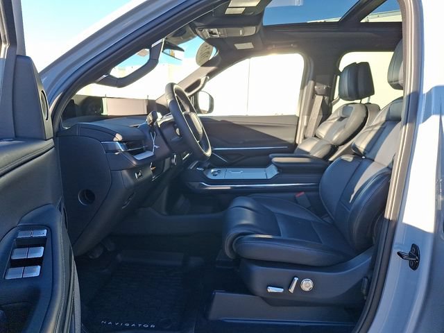 New 2025 Lincoln Navigator L Reserve w/ Jet Appearance Package AWD/4WD image 6