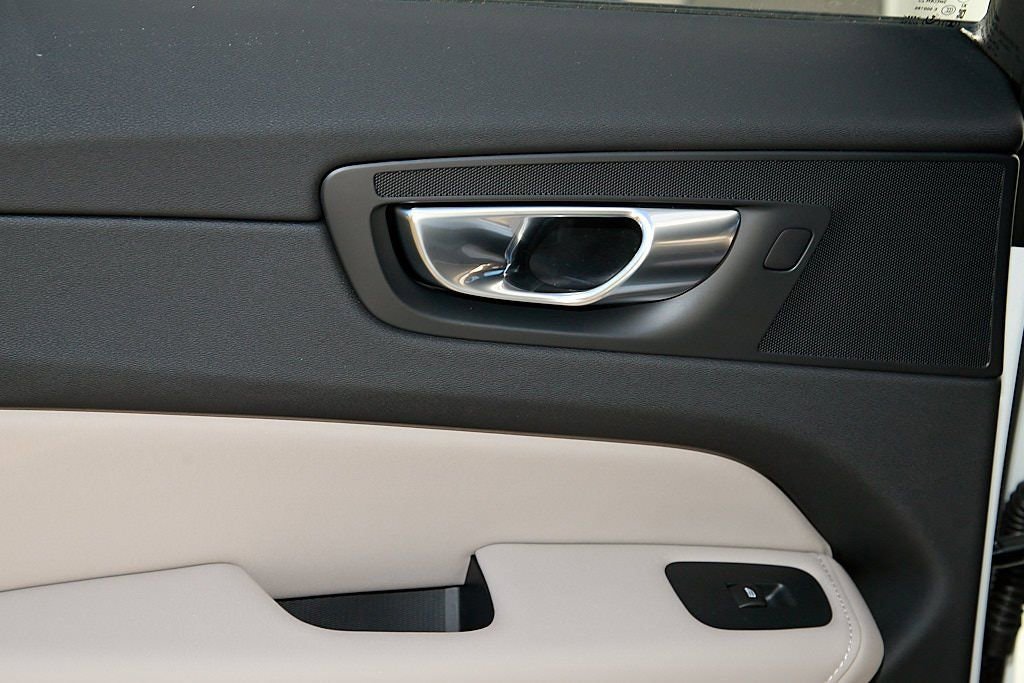 New 2026 Volvo XC60 B5 Plus w/ Protection Package Premier image 17