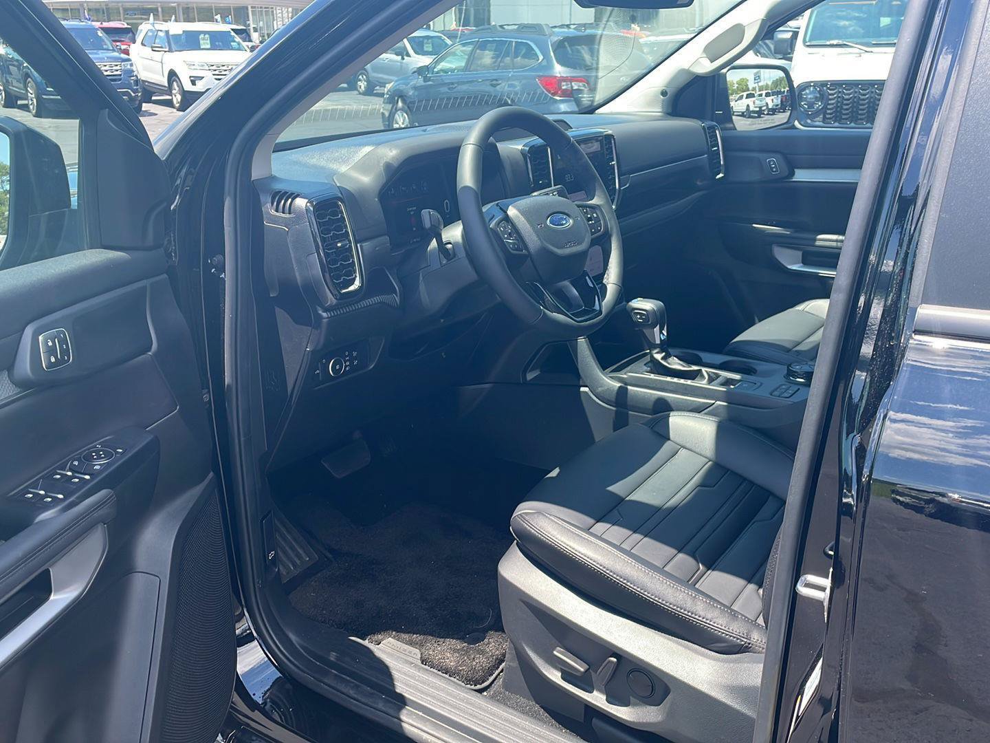 Used 2026 Ford Ranger Lariat w/ Black Appearance Package AWD/4WD image 13