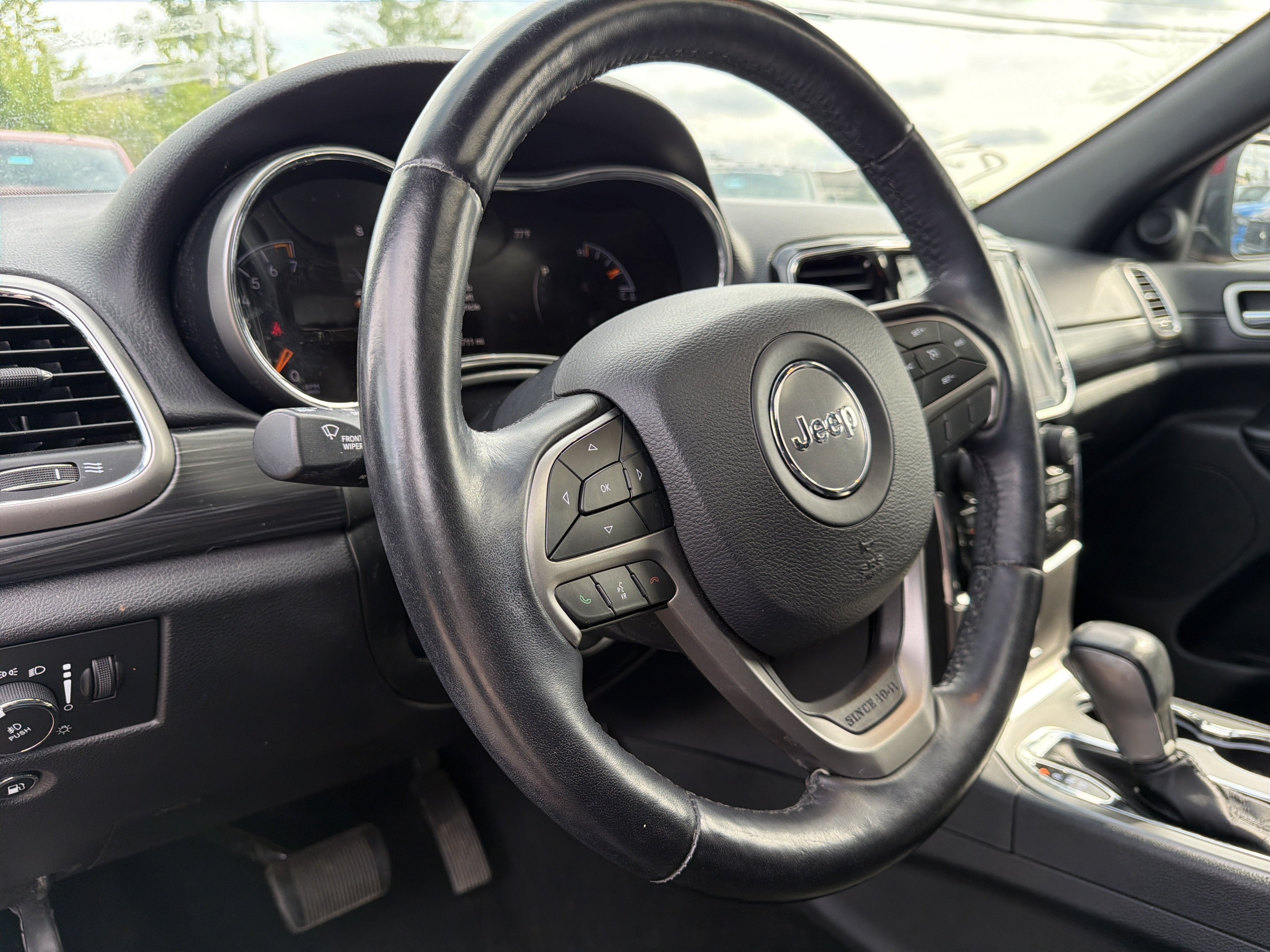 Certified 2020 Jeep Grand Cherokee Altitude AWD/4WD image 15