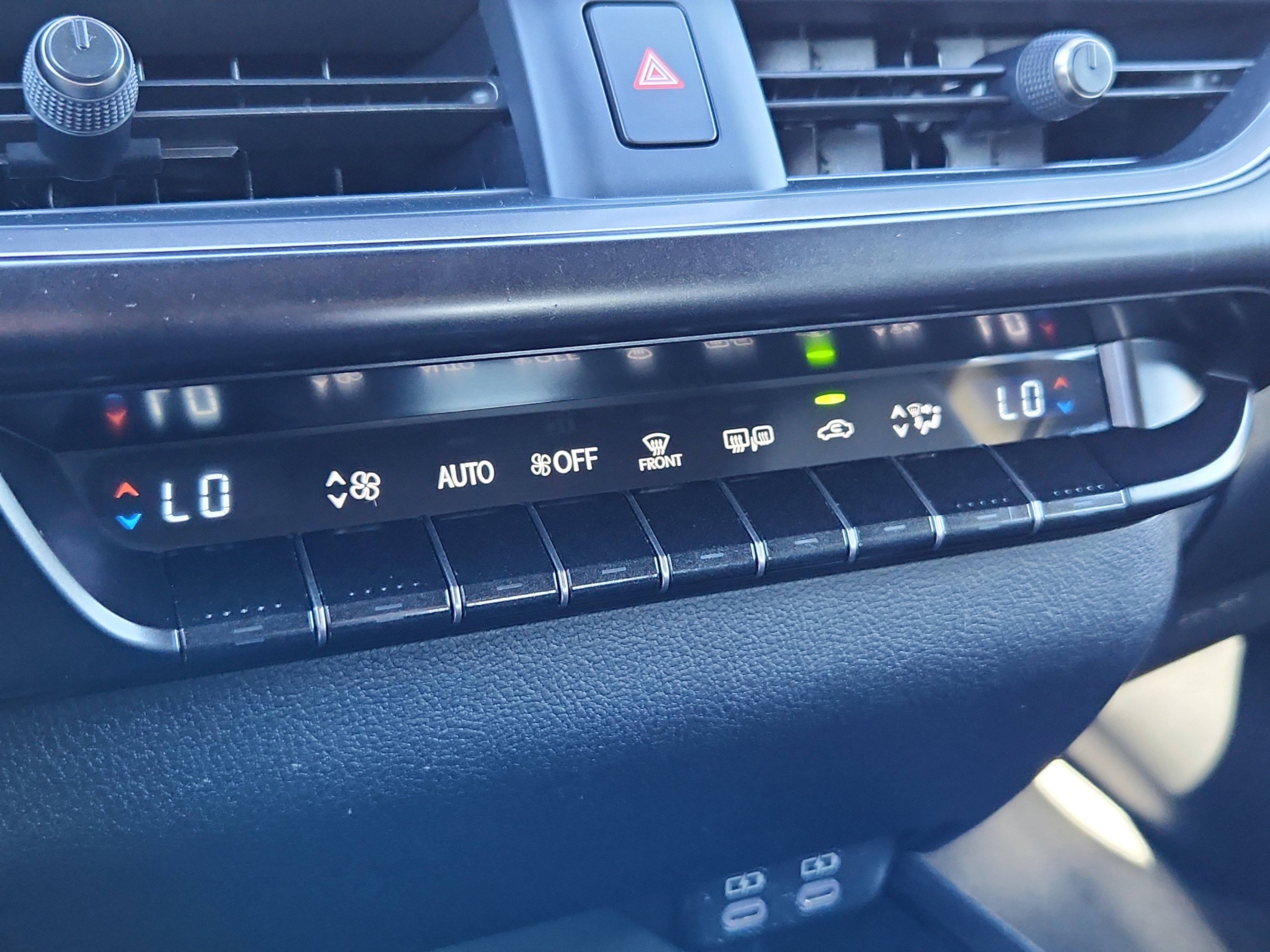 Used 2024 Lexus UX 250h AWD w/ Premium Package image 22