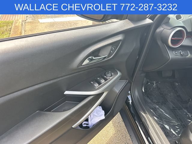 Used 2024 Chevrolet Trax RS FWD image 13