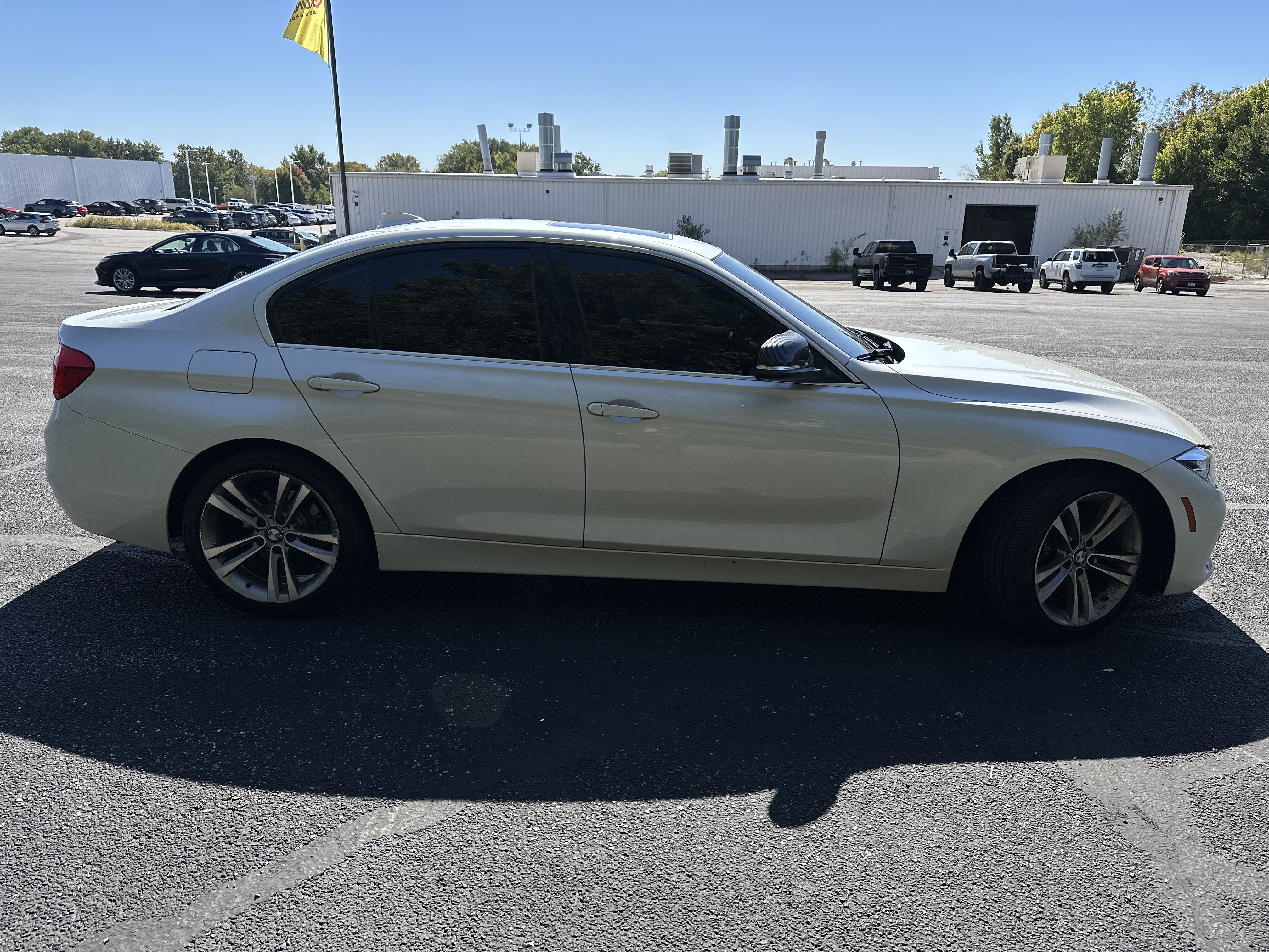 Used 2018 BMW 330i xDrive Sedan w/ Convenience Package AWD/4WD image 8