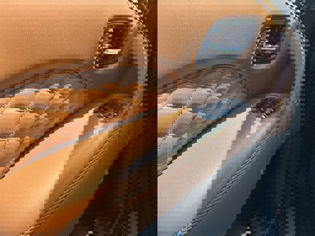 Used 2023 INFINITI QX80 Sensory w/ All-Season Package image 12