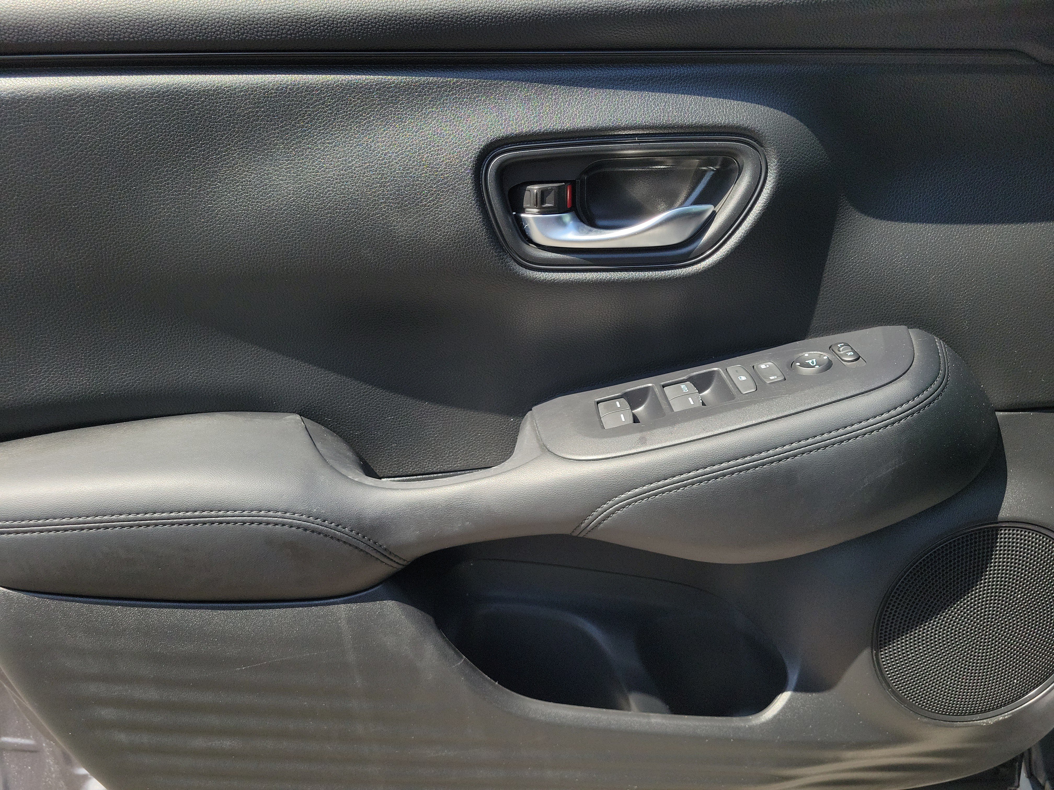 Used 2025 Honda HR-V LX image 21