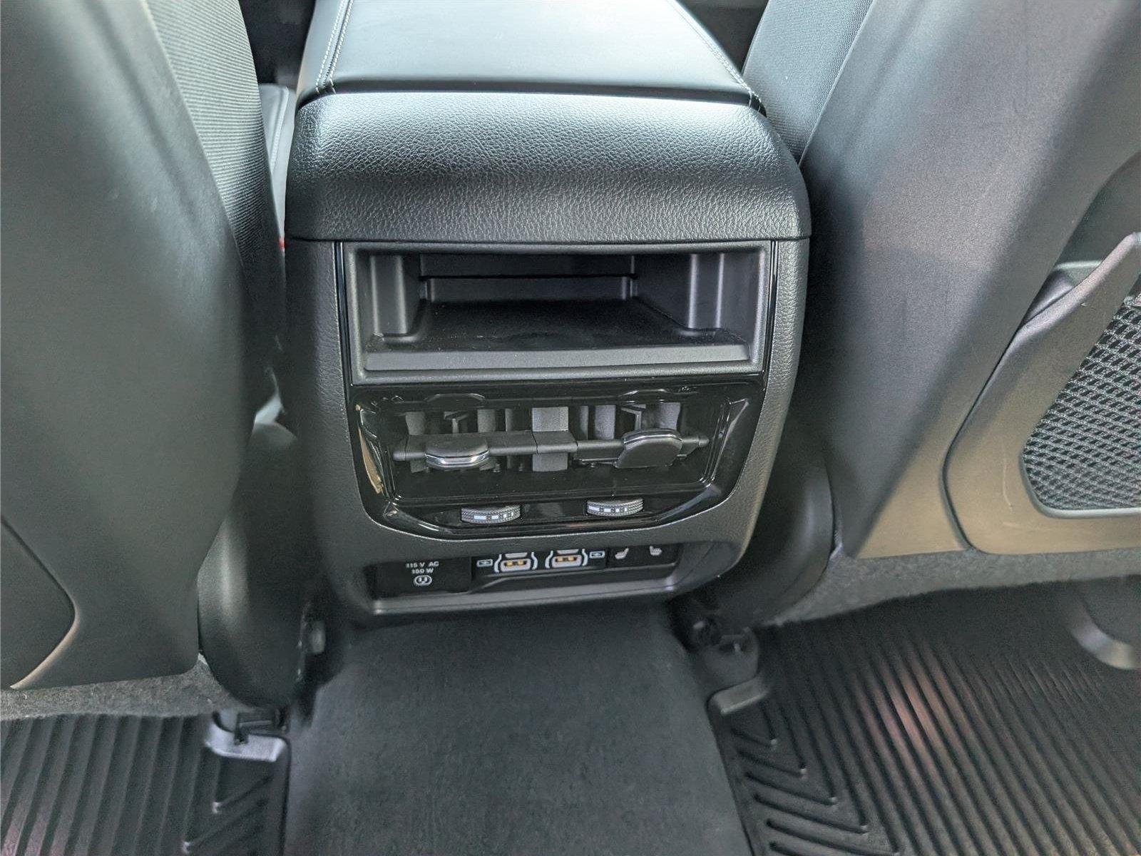 Used 2024 Jeep Grand Cherokee Overland w/ Luxury Tech Group IV AWD/4WD image 20