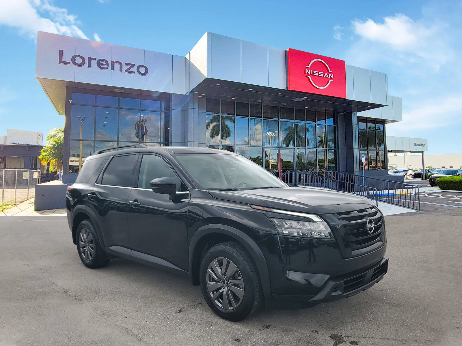 Certified 2025 Nissan Pathfinder SV w/ Black Appearance Package FWD image 3