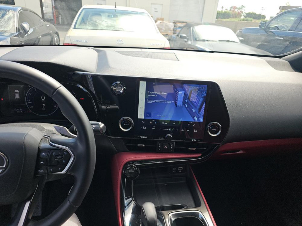 Used 2025 Lexus NX 250 FWD w/ Premium Package image 6