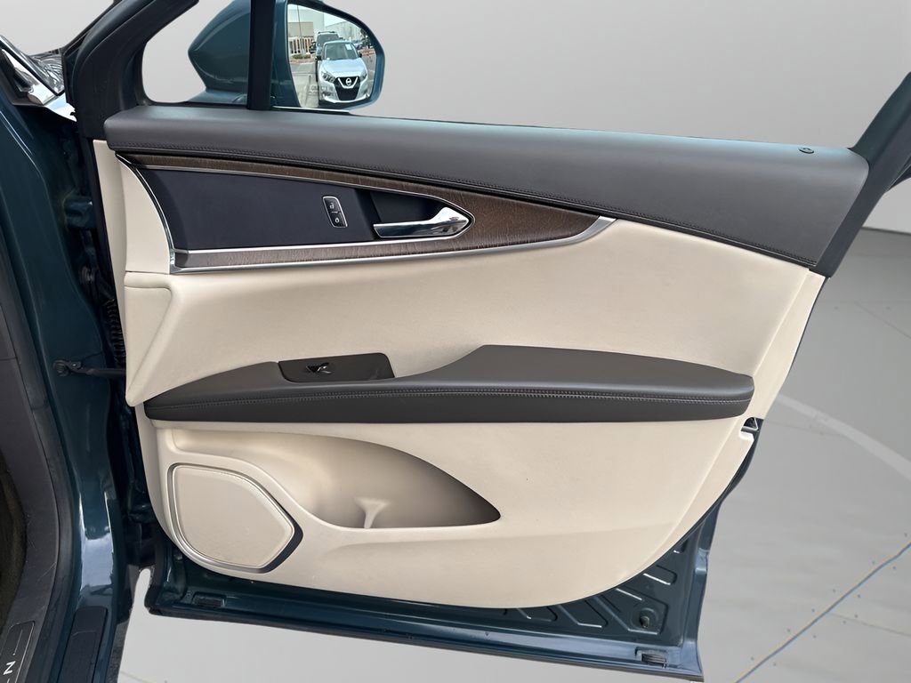 Used 2016 Lincoln MKX Reserve w/ Technology Package image 13