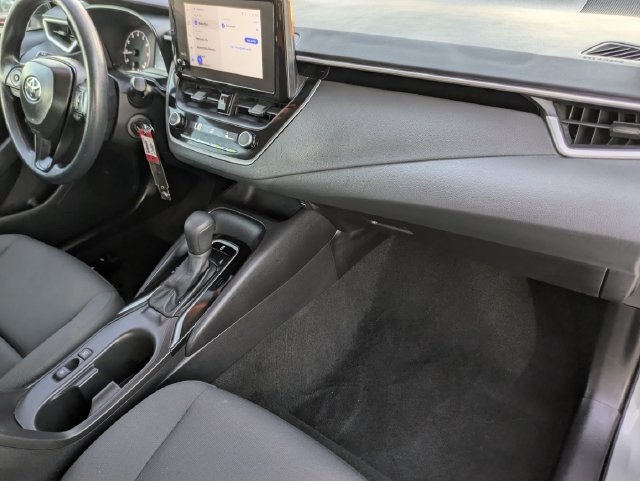 Used 2025 Toyota Corolla LE FWD image 31