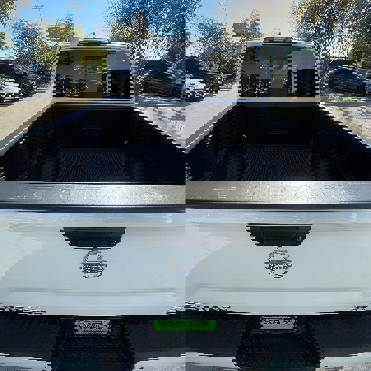 Used 2024 Nissan Titan SV w/ SV Convenience Package image 25