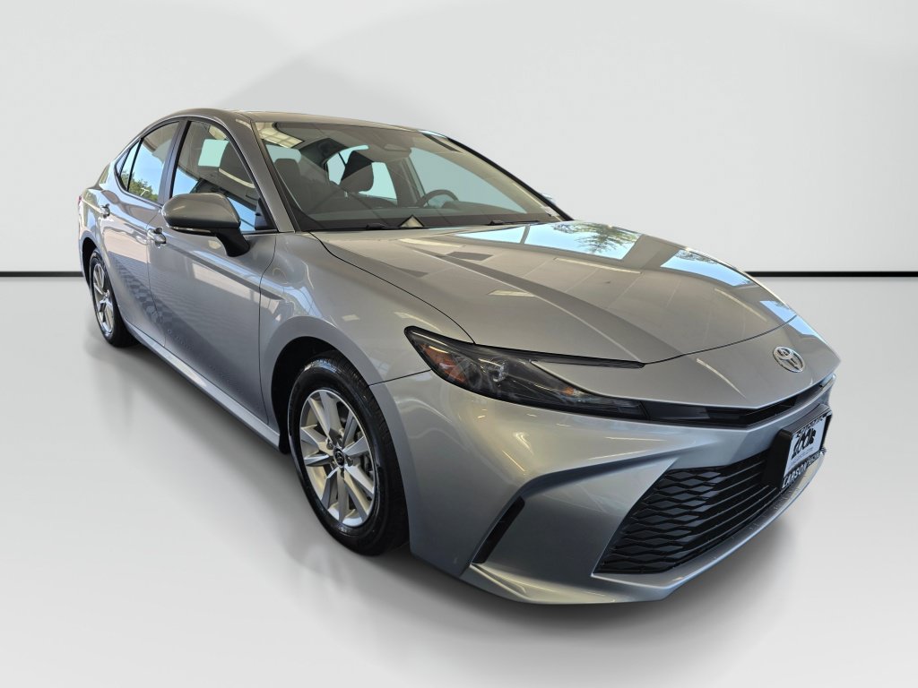 Used 2025 Toyota Camry LE FWD image 7