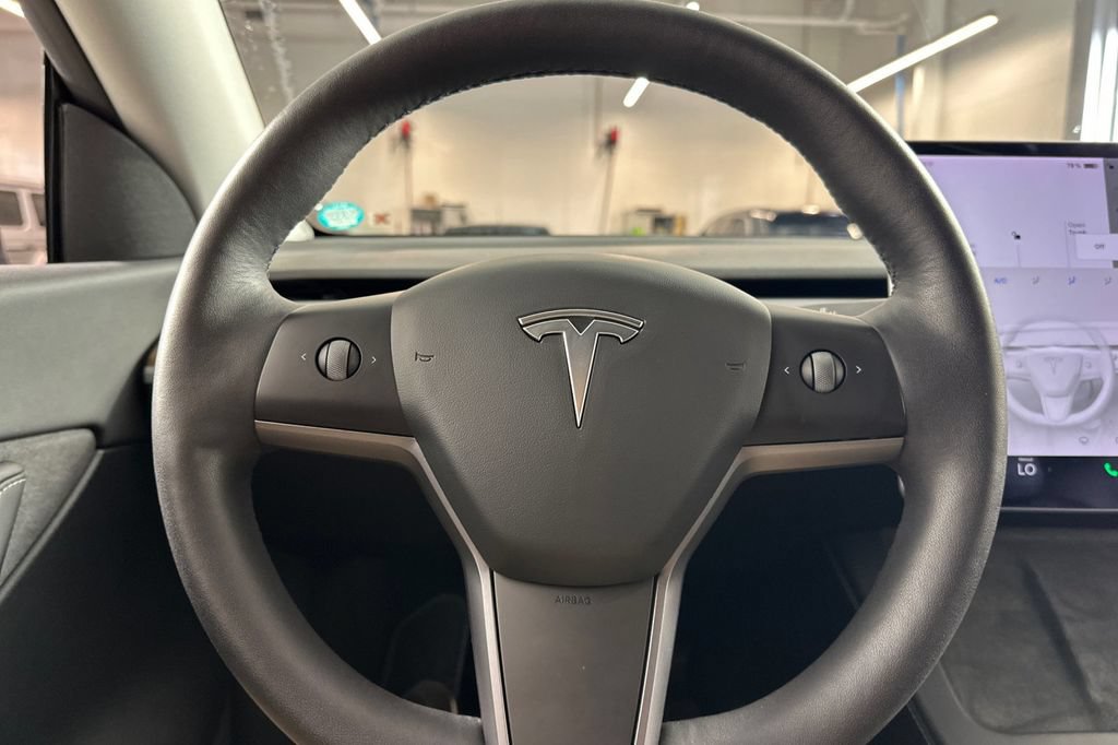 Used 2021 Tesla Model Y Long Range AWD/4WD image 26
